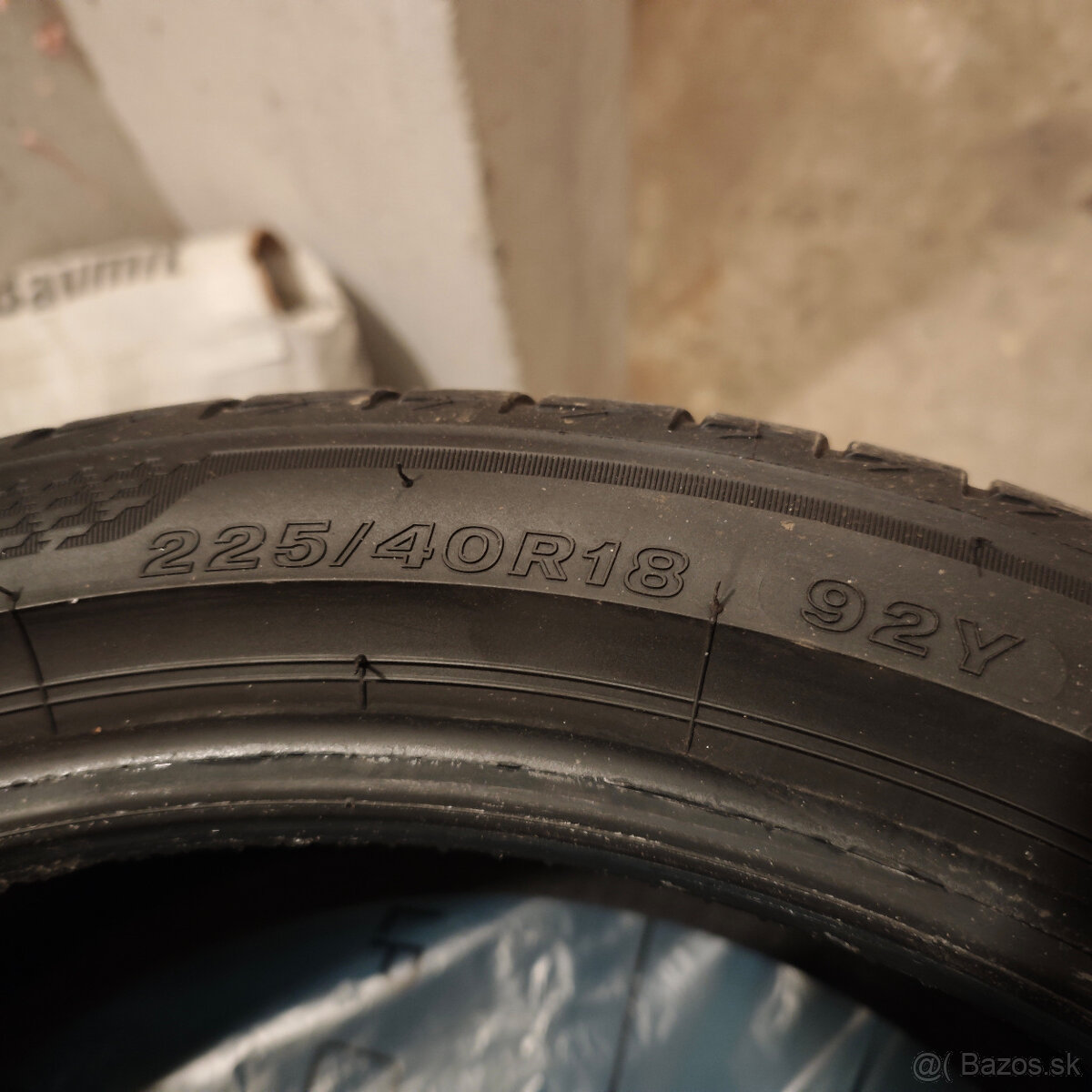 Bridgestone 225/40 R18 92Y - 3
