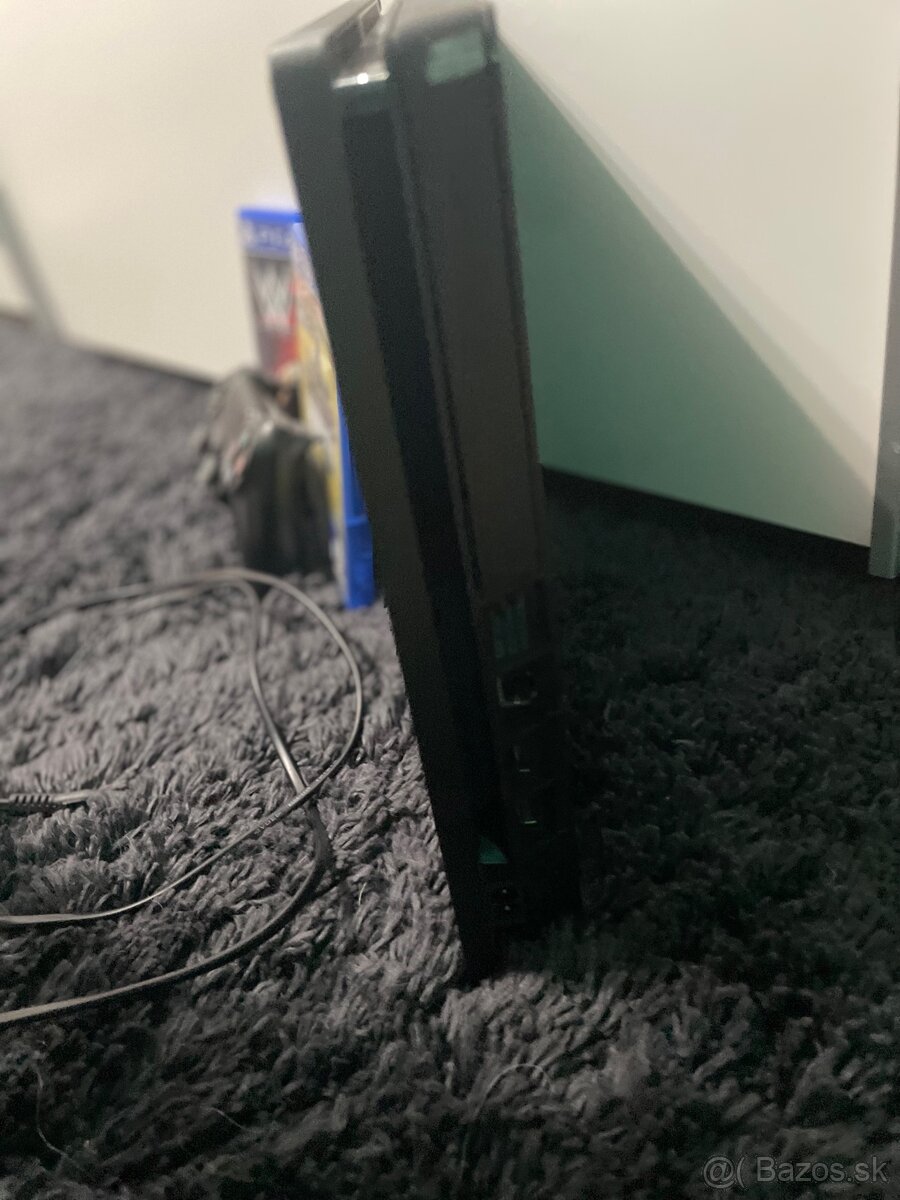 PS4 Slim + 2 hry + ovládač - 3