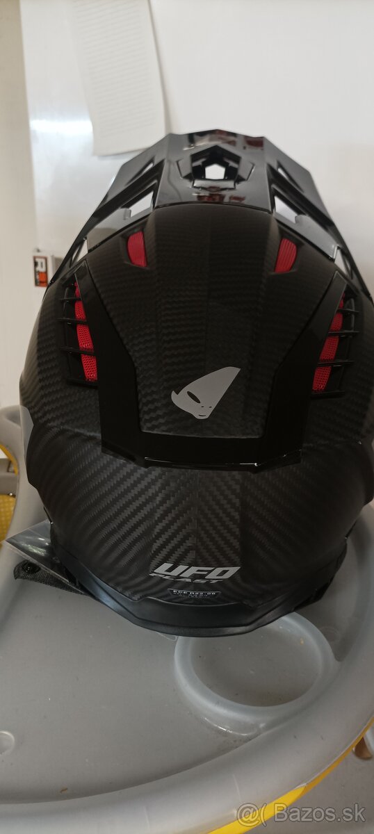 Prilba UFO Echus Carbon čierna - 3