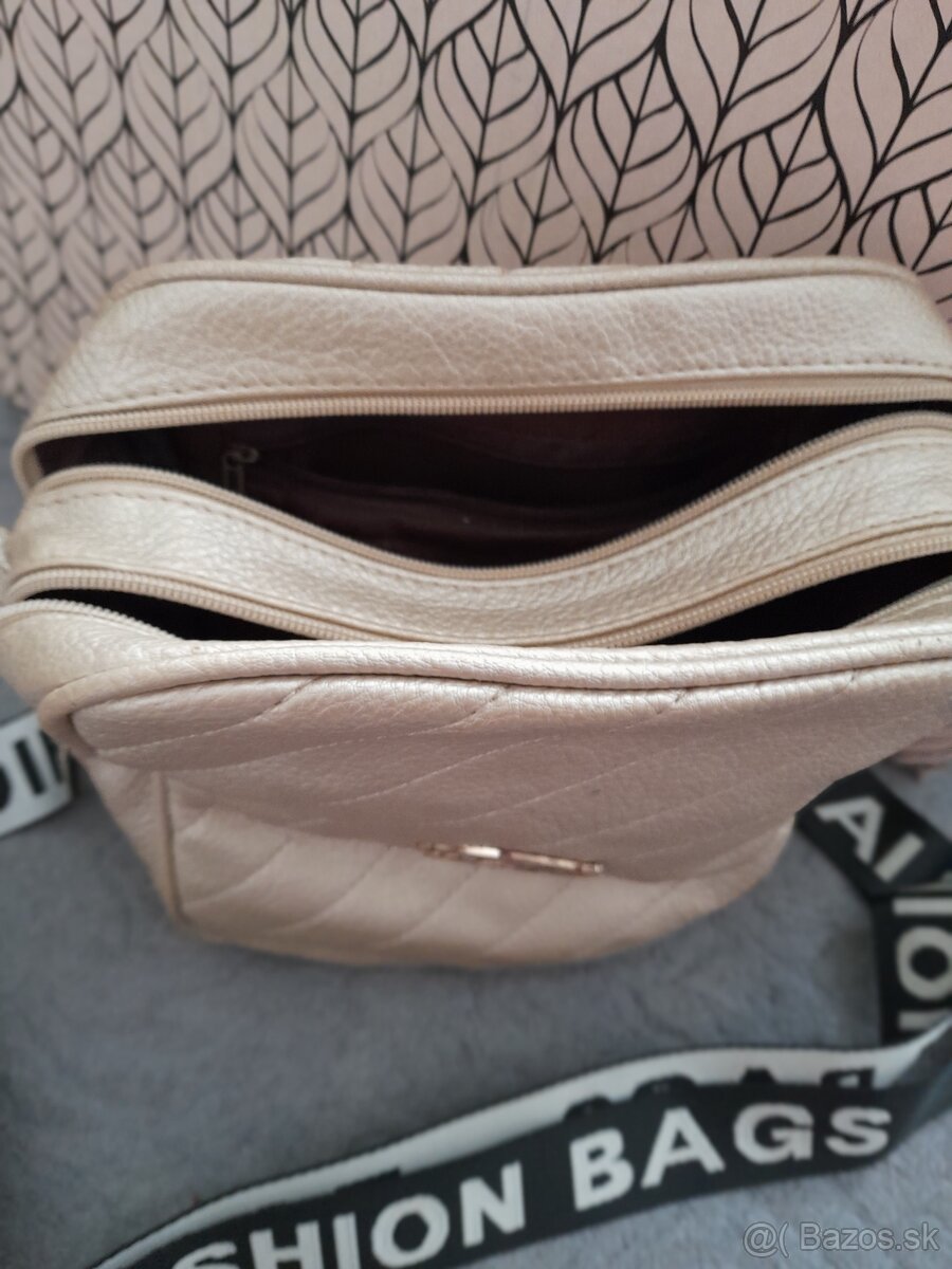 Zlatá kožená kabelka - 3