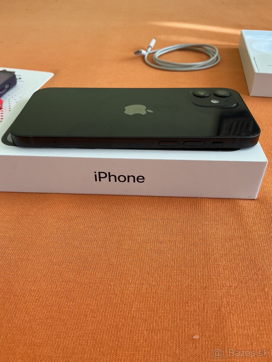 Predám iPhone 12 64 Black - 3