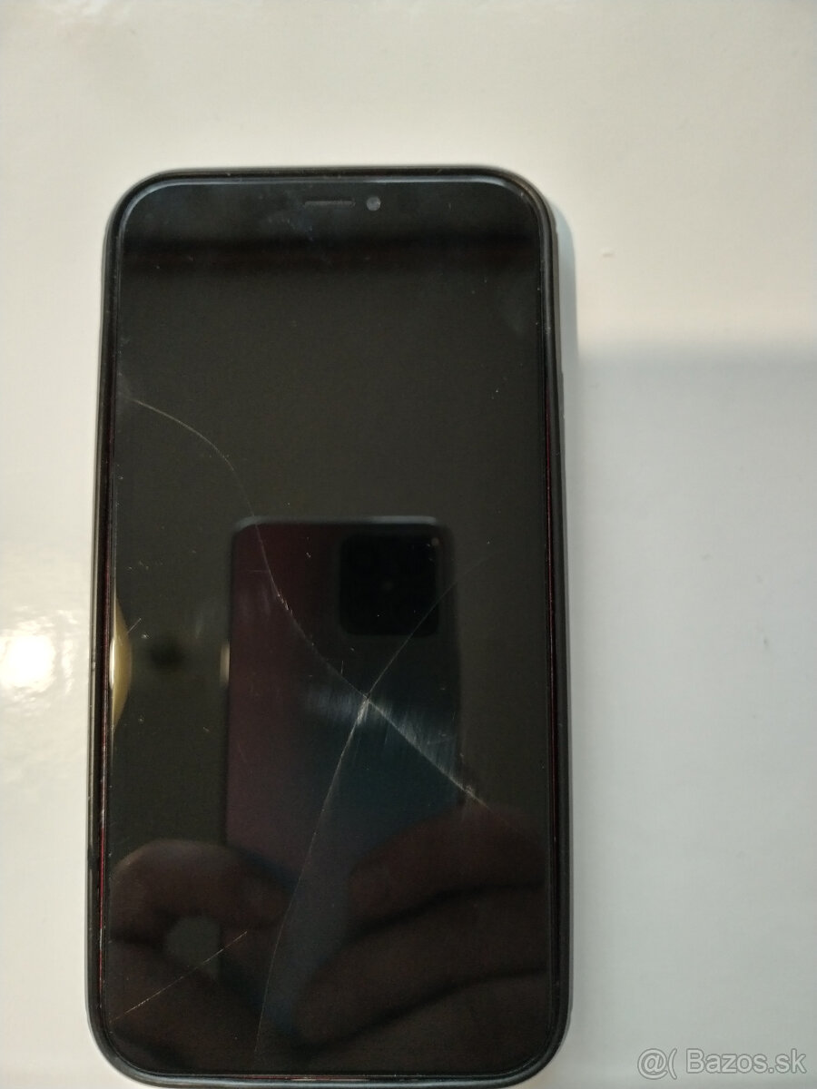 Apple iPhone XR 64GB - 3