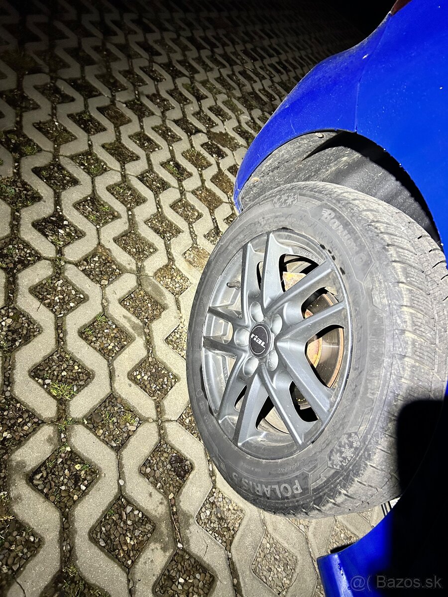 Predám 185/60R15 - 3