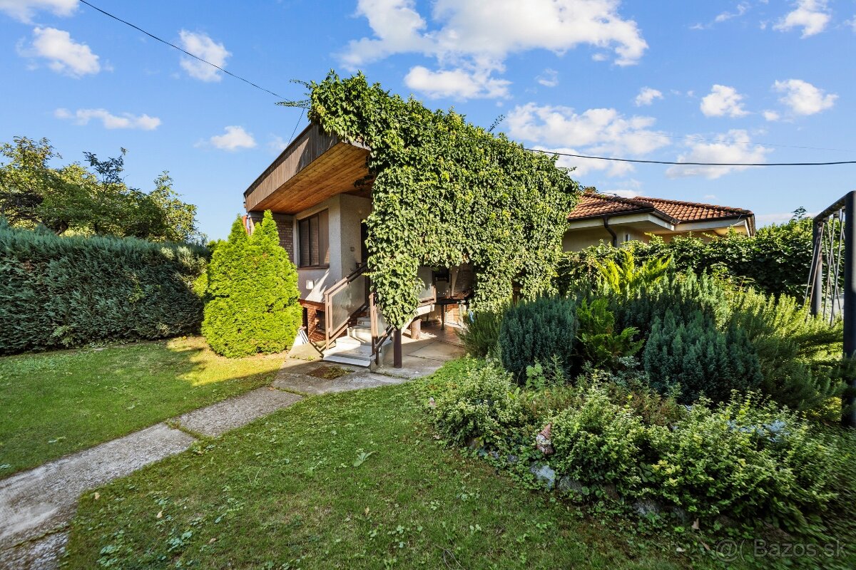 Rodinný dom s hosťovským domčekom a obytnou pivnicou - 3