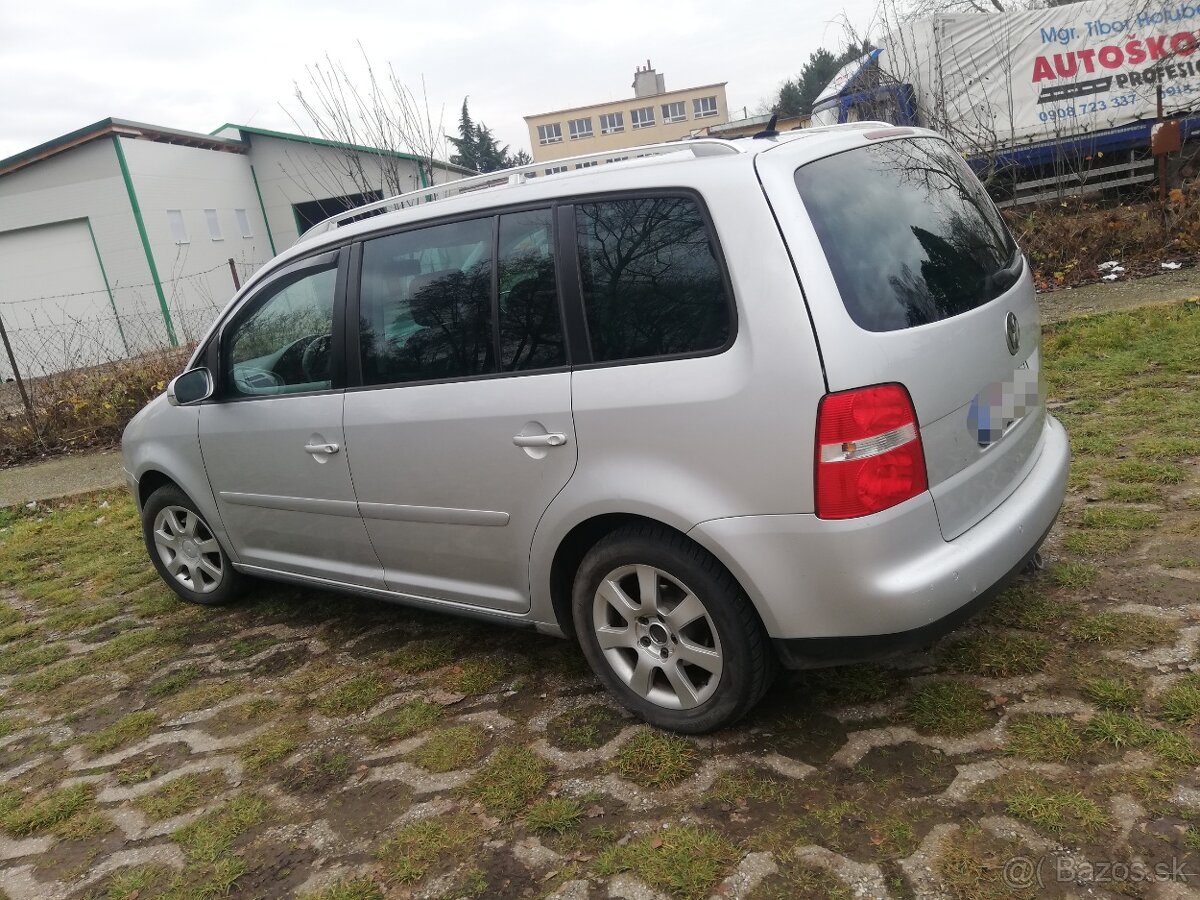 VW Touran 2.0 FSI - 3