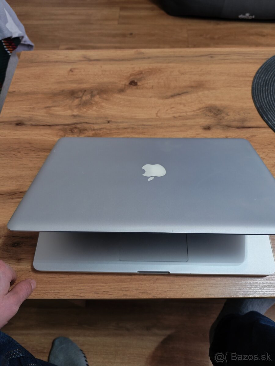 MacBook Pro - 3