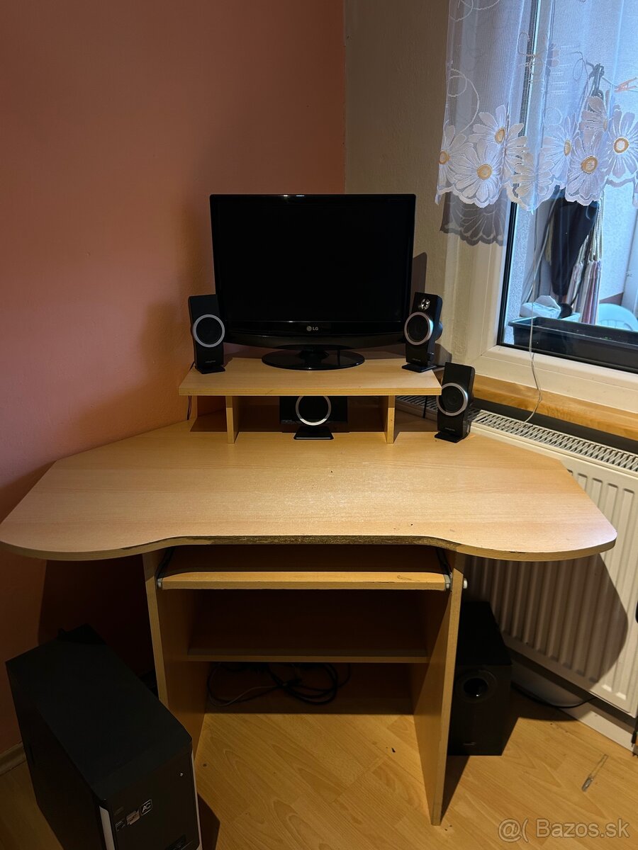 Rohový počítačový stôl - 3