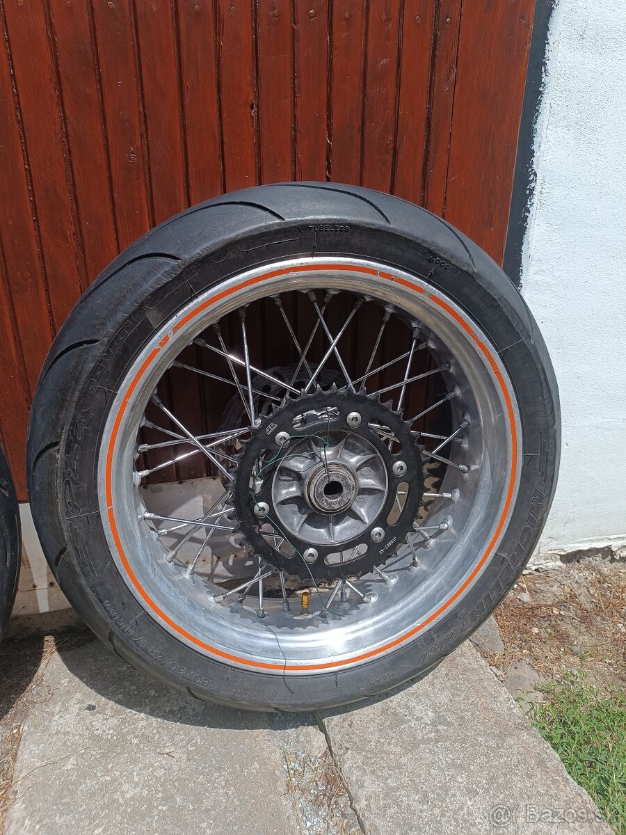 Motard kolesá KTM 2009