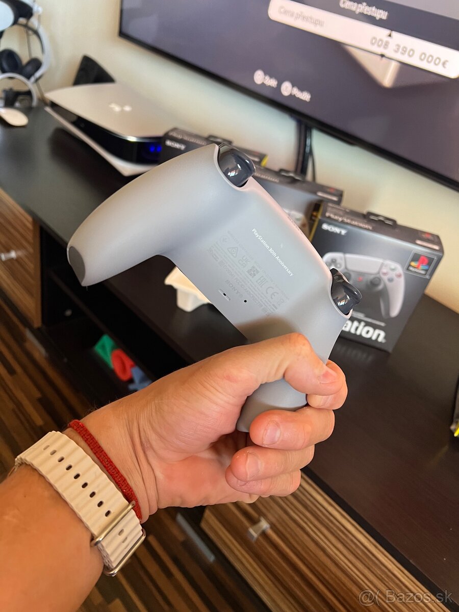 PS5 DualSense Controller / 30th Anniversary - 3