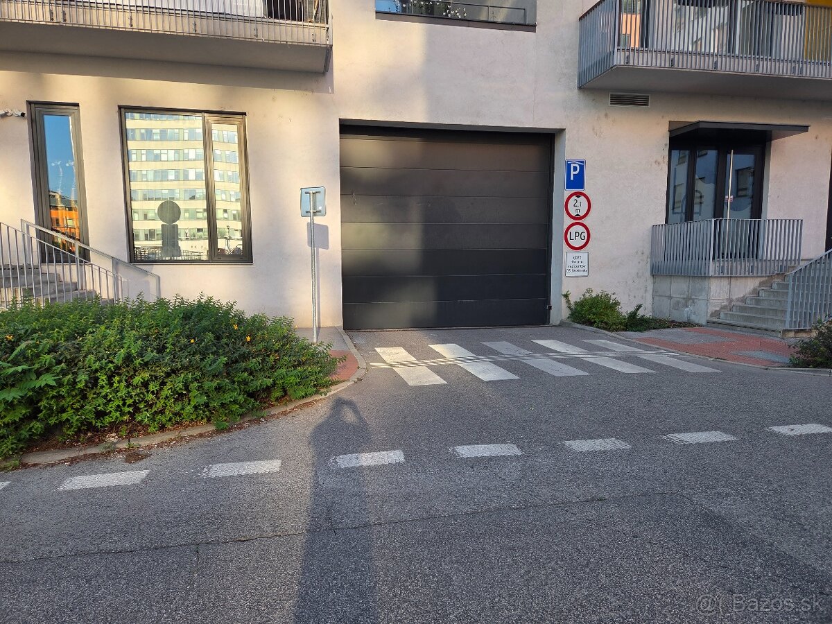 Predám garážové státie Jarabinky - 3