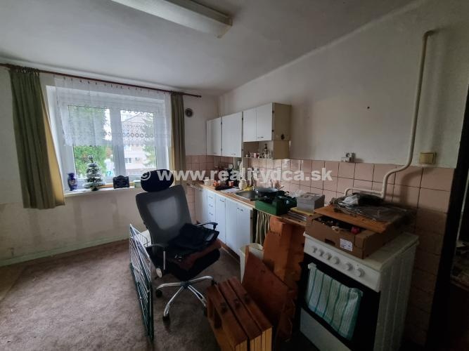 Predáme 2-izbový byt v Dubnici nad Váhom - Pionierska ulica - 3