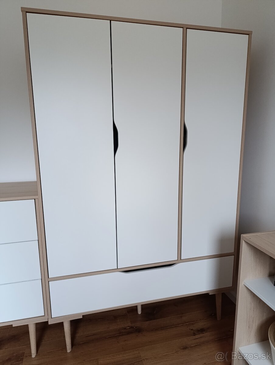 Nábytok do detskej izby Klups Sofia s 3-dverovou skriňou. - 3