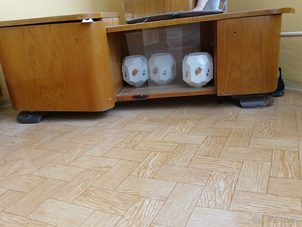 Starožitný nábytok - 3