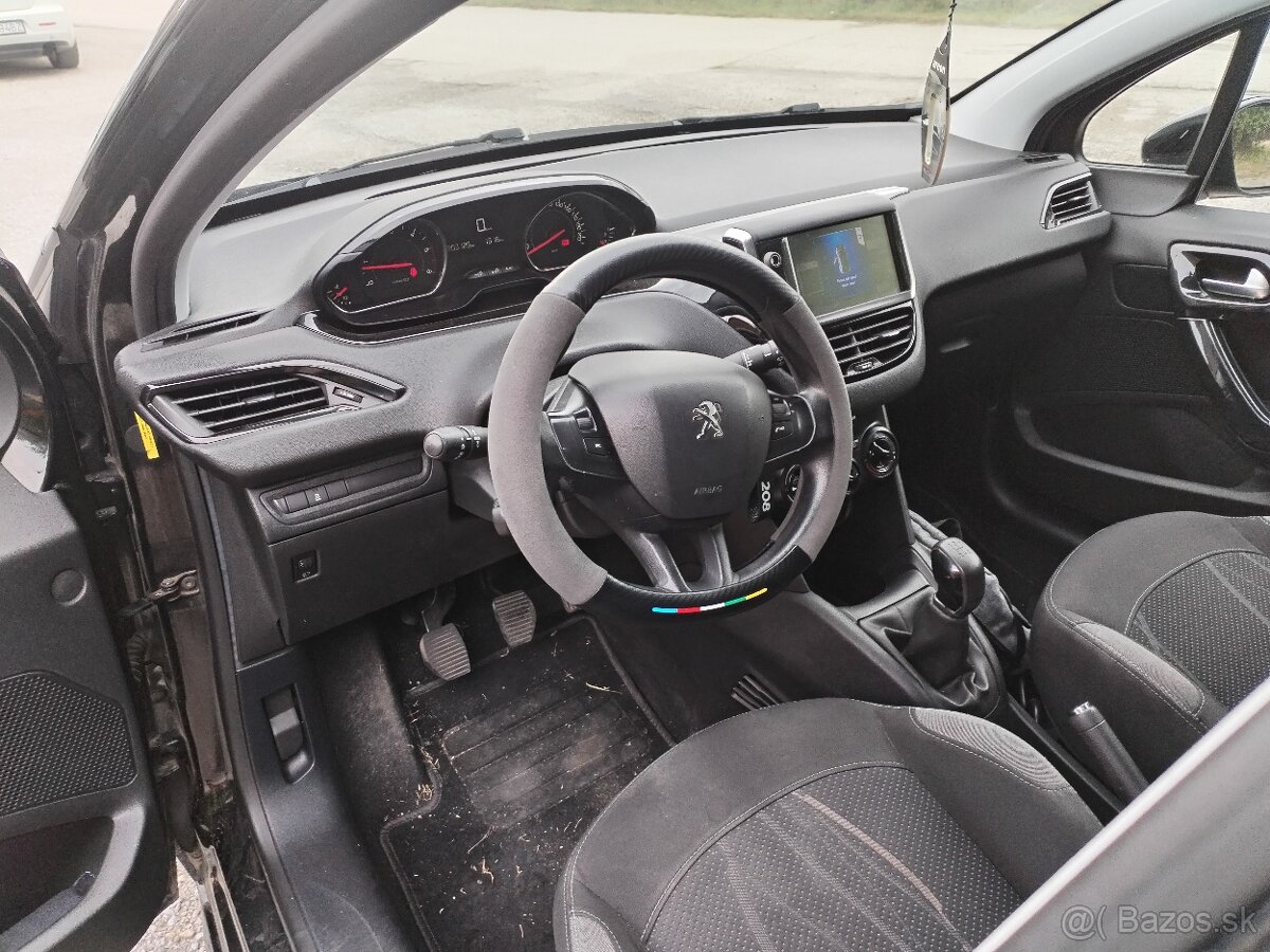 Peugeot 208 rok 2013 - 3