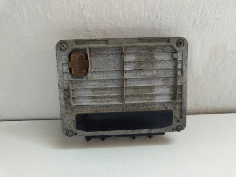 riadiaca jednotka SKODA Felícia 047906030C 30€ - 3