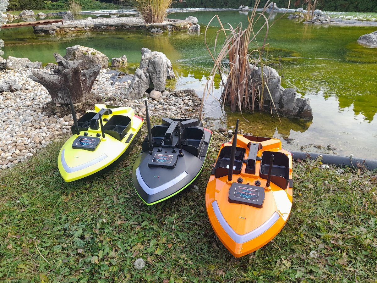 Zavažacia zakrmovacia lodka s GPS a farebným sonarom aj bez - 3