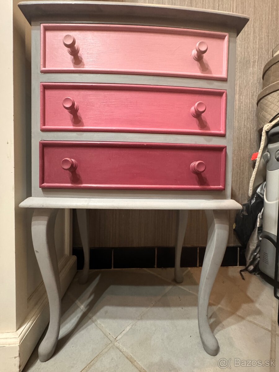 Drevená komodka/stolík - 3
