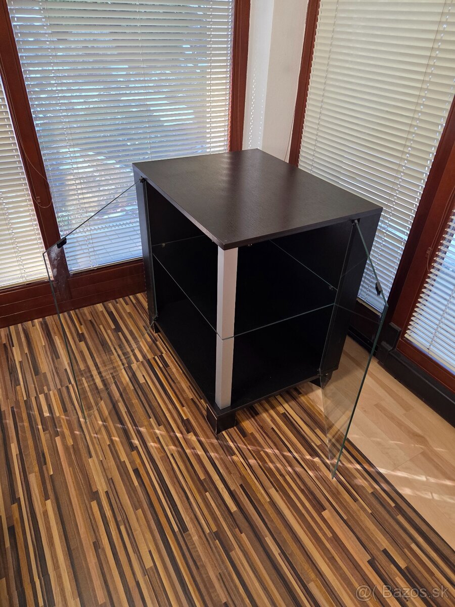 Skrinka presklená. - 3