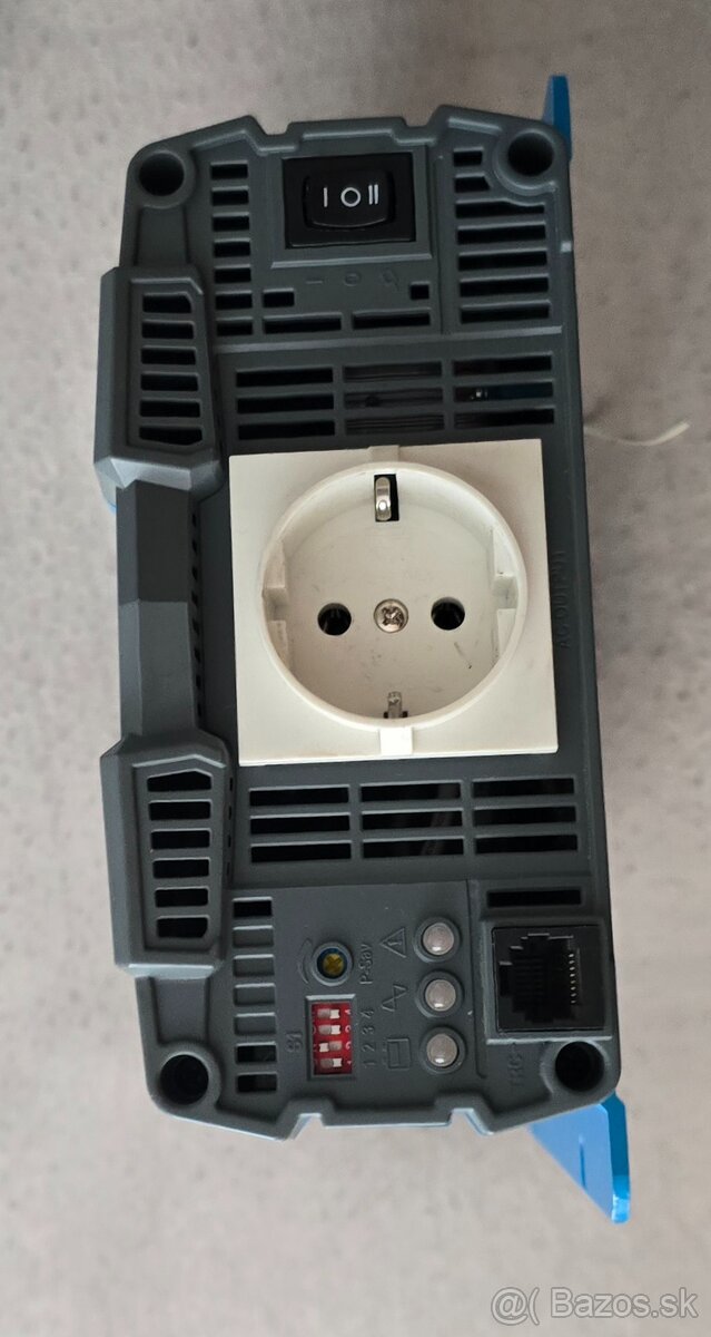 Invertor menič napätia COTEK SP-700 - 3