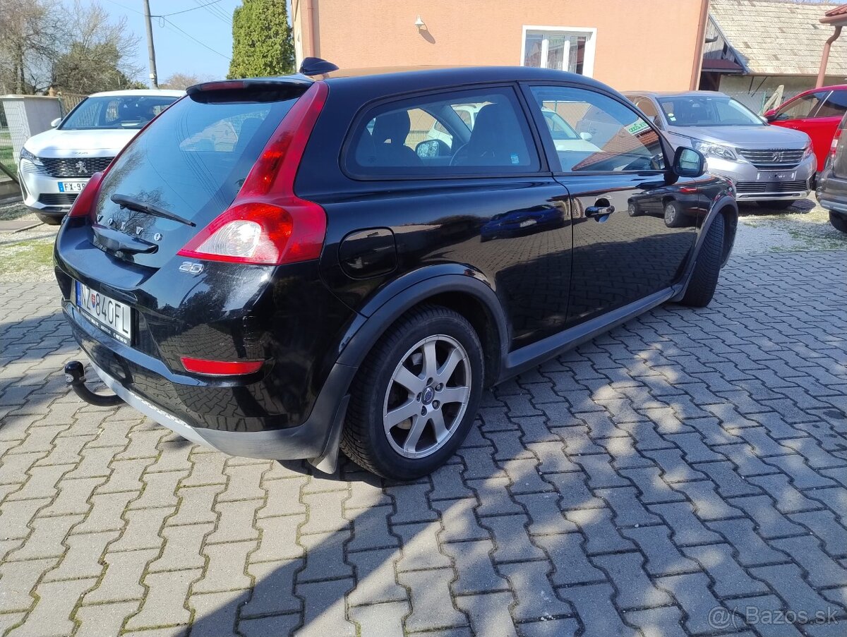 Volvo C30 D2 Kinetic, 84 kW, 6-st. manuál - 3