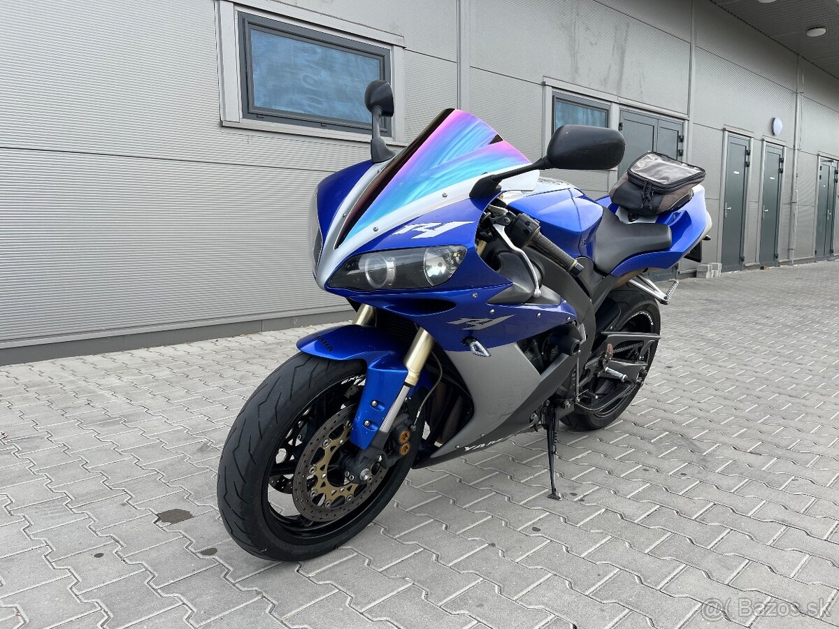 Yamaha R1 - 3