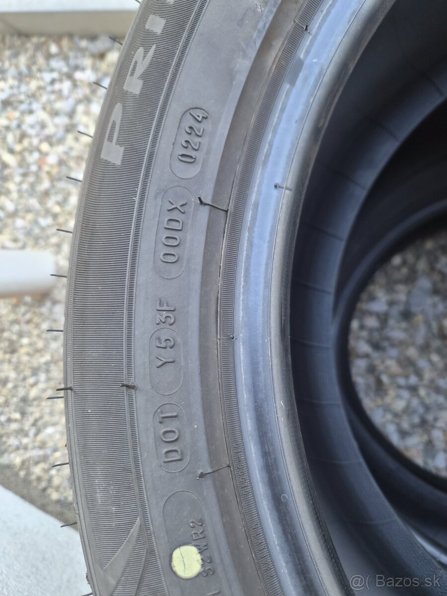 215/55 R17 - 3