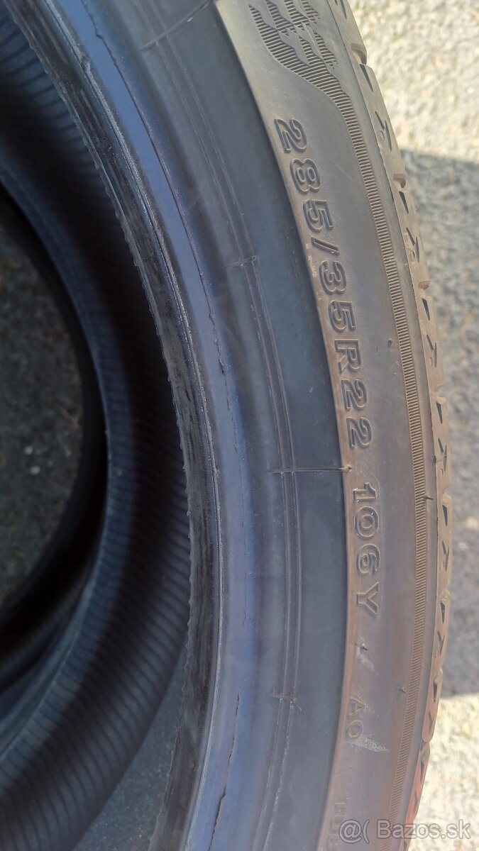 285/35 r22 - 3