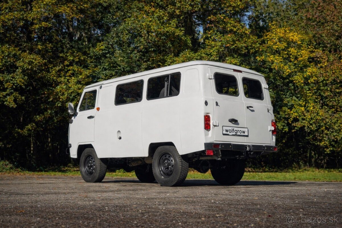 UAZ CLASSIC 3741 - 3