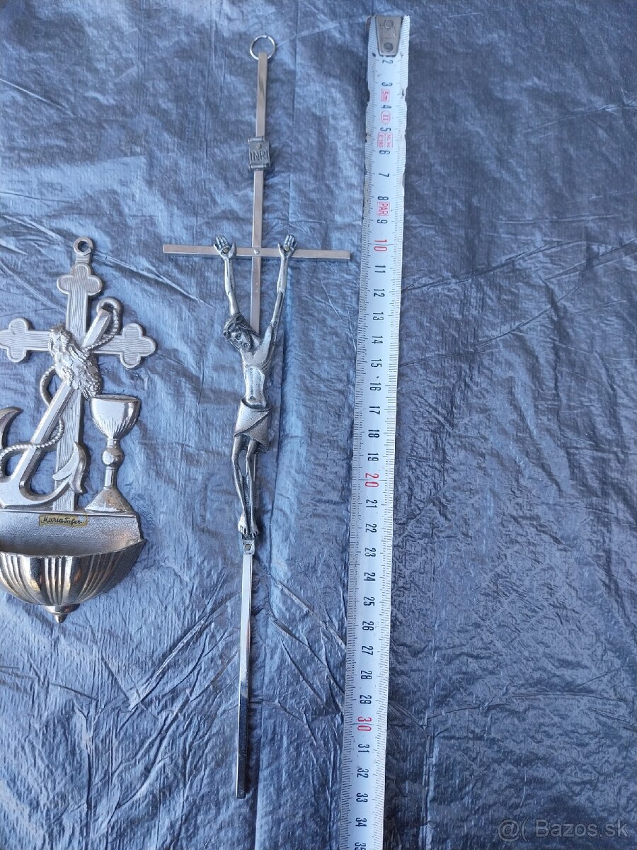 Kríž 25€, svatenicka 20€ - 3