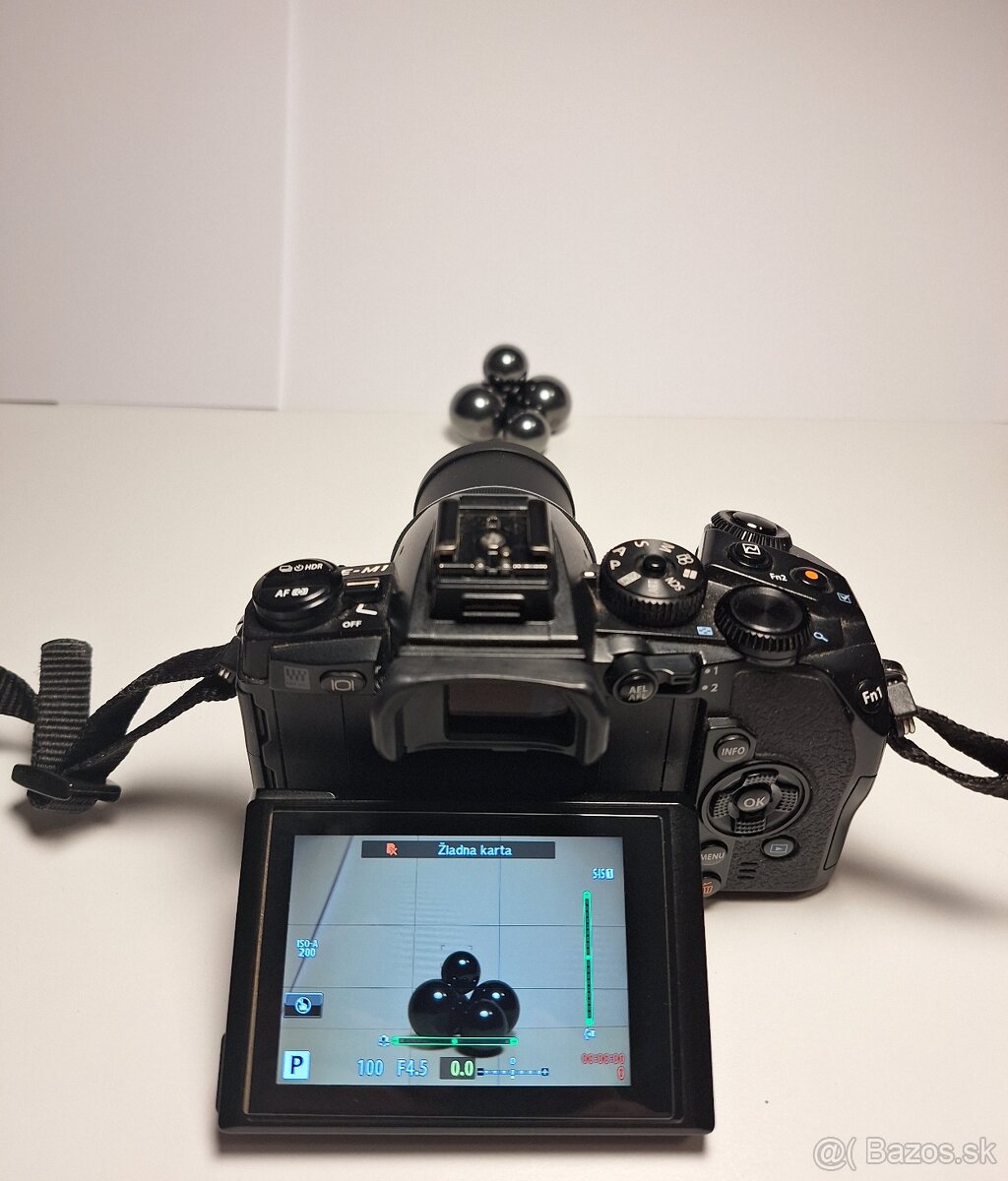 Olympus OM-D E-M1 - 3