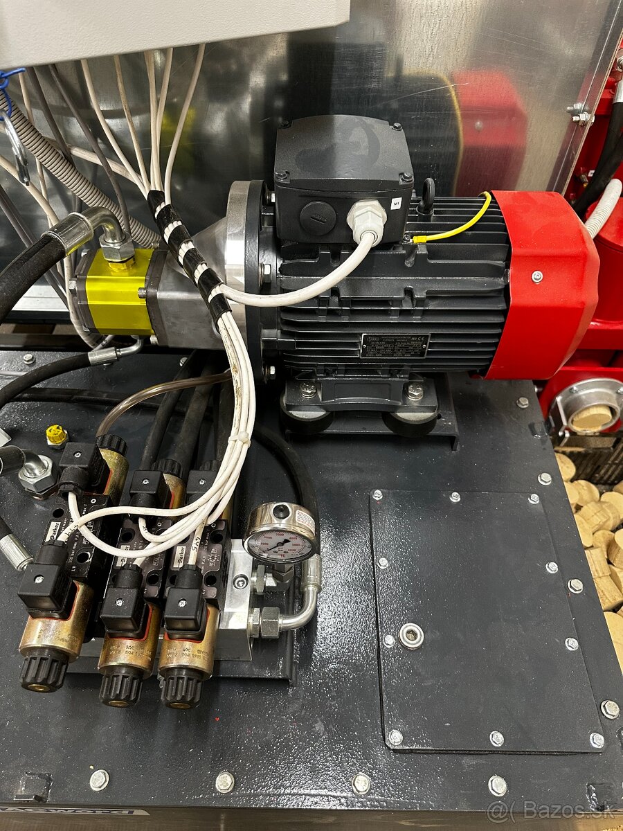 ACWORD AECO50 BRIKETOVACÍ LIS - 3