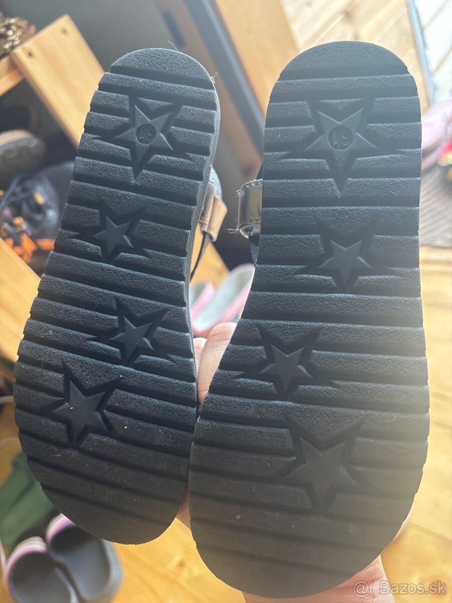 Dievcenske sandalky cierne velk 31 - 3