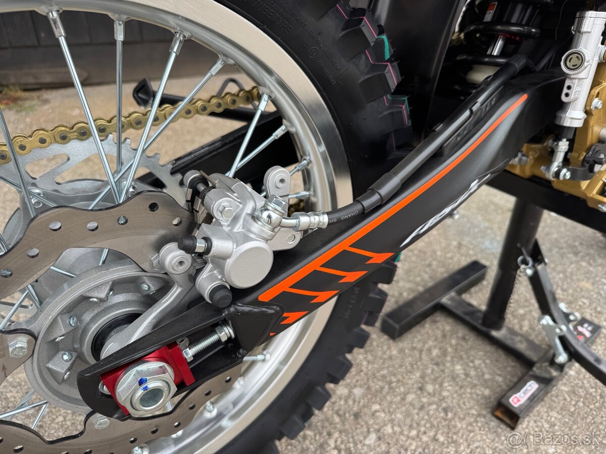 Enduro Asix XB88 250cm3 0 kilometrov