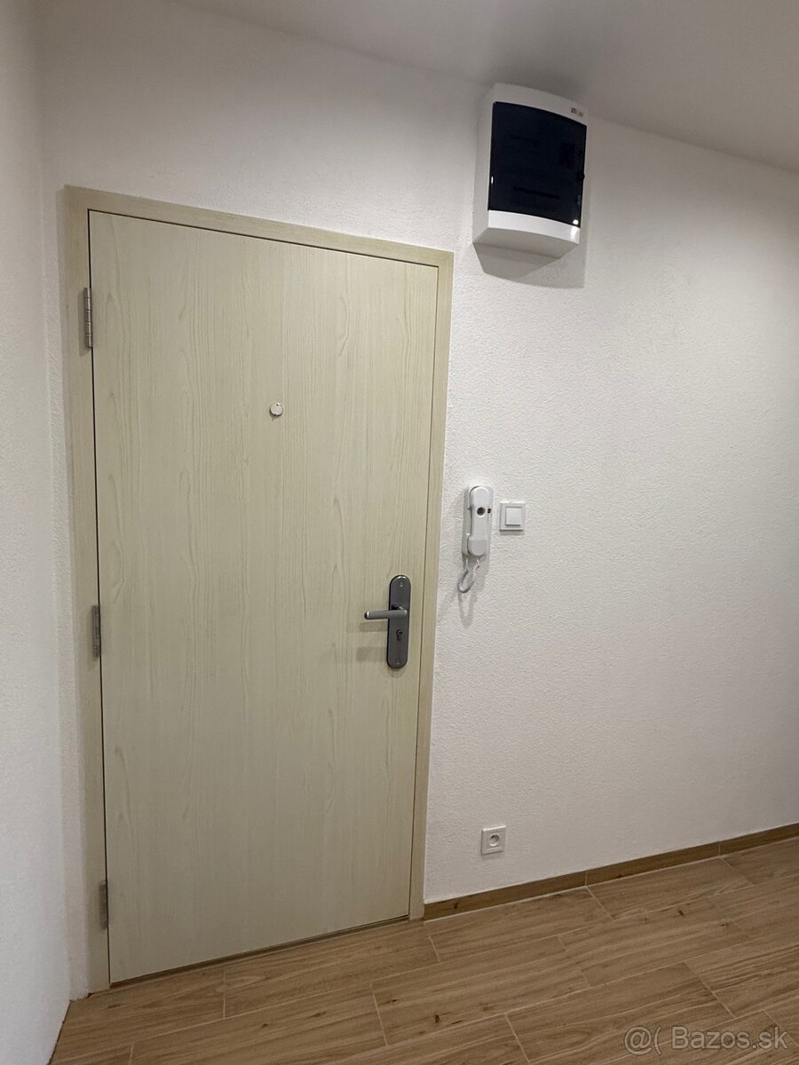 Kompletne prerobený 2.izb.byt v ZH - 3