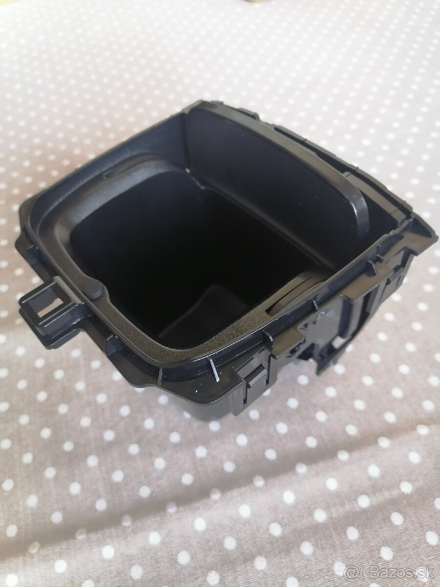 Skrinka Insignia B - 3