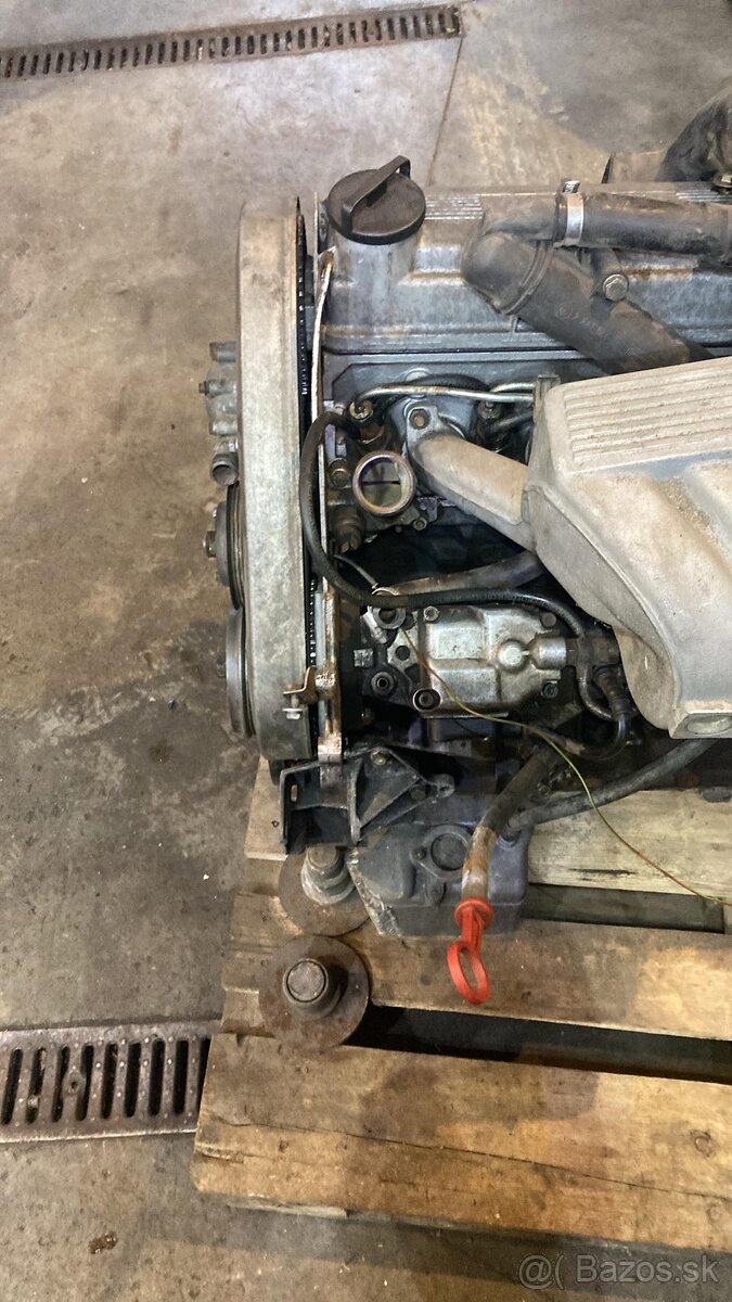BMW MOTOR 2.4D - 3