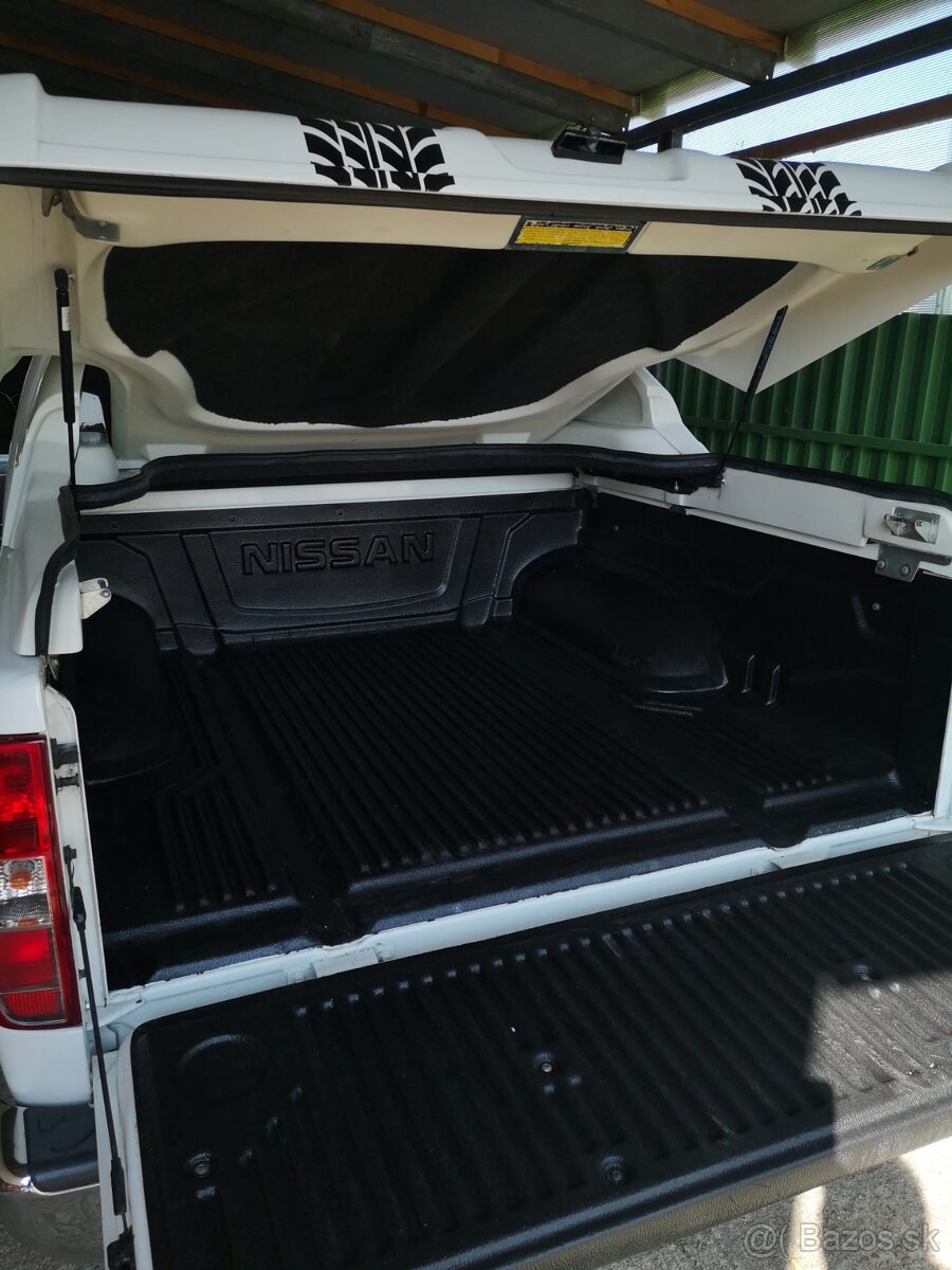 Nissan Navara 2,5 4x4 - 3