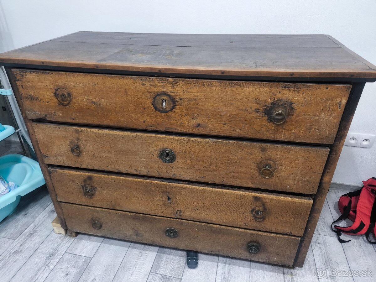 Starožitná komoda - 3