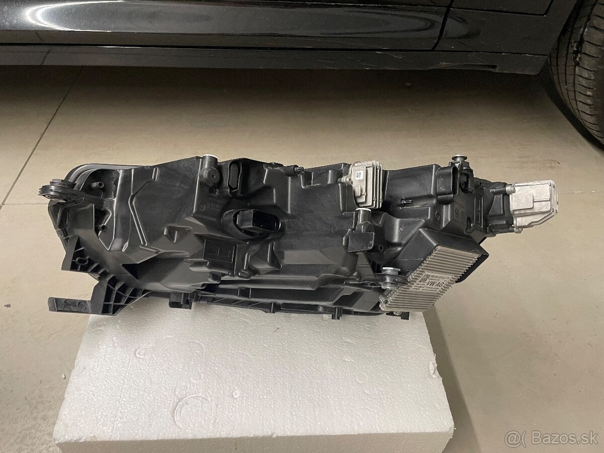 Svetlo Octavia 4 - 3