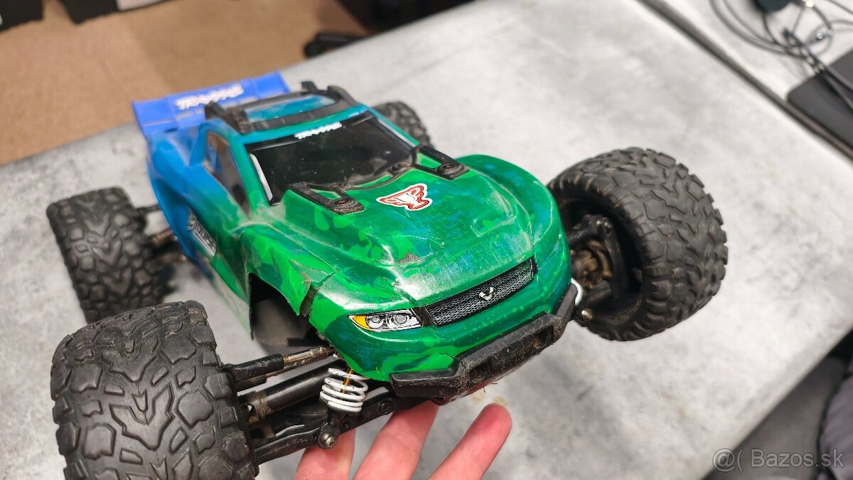 Traxxas Rustler 4x4 VXL - 3