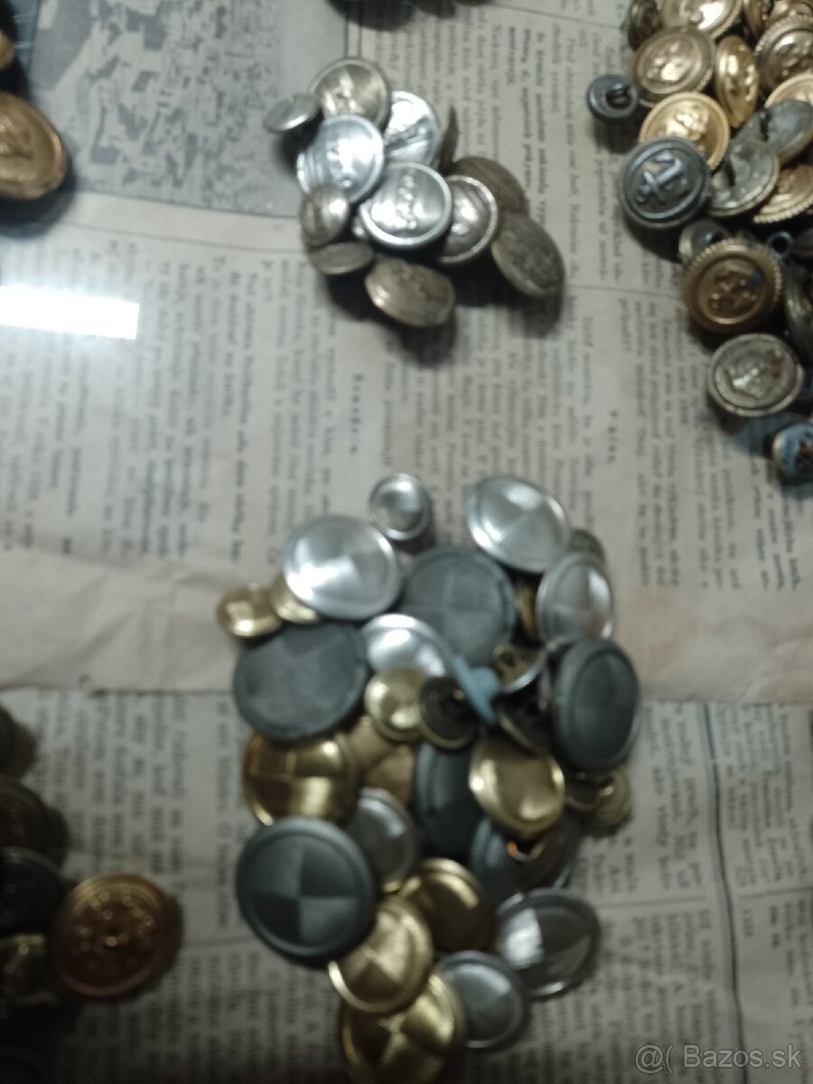 Gombíky socializmus - 3