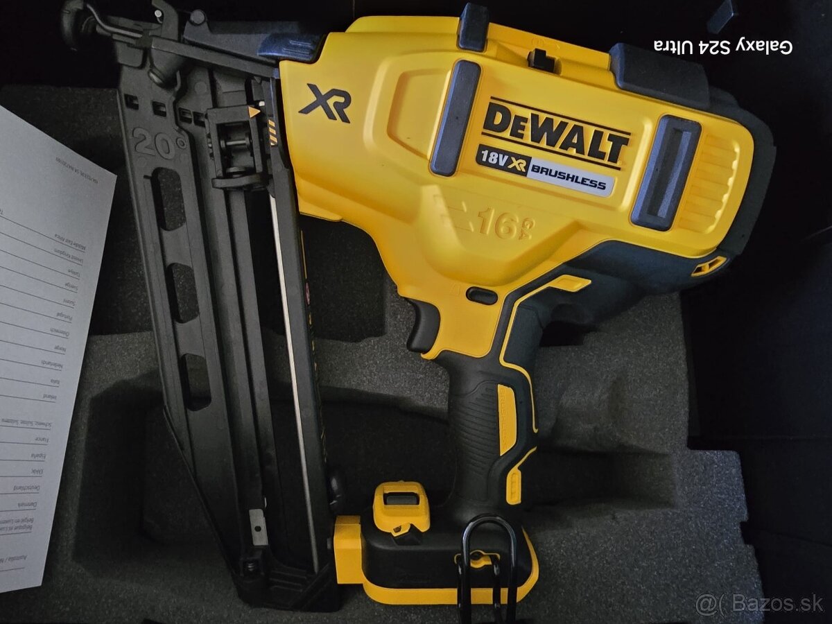 Predám bezuhlíkovú klincovačku DeWALT - 3