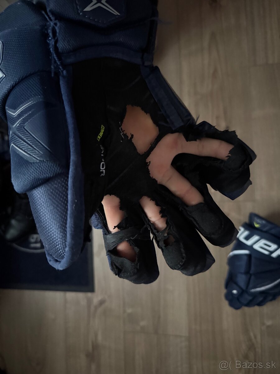 Hokejové rukavice - 3