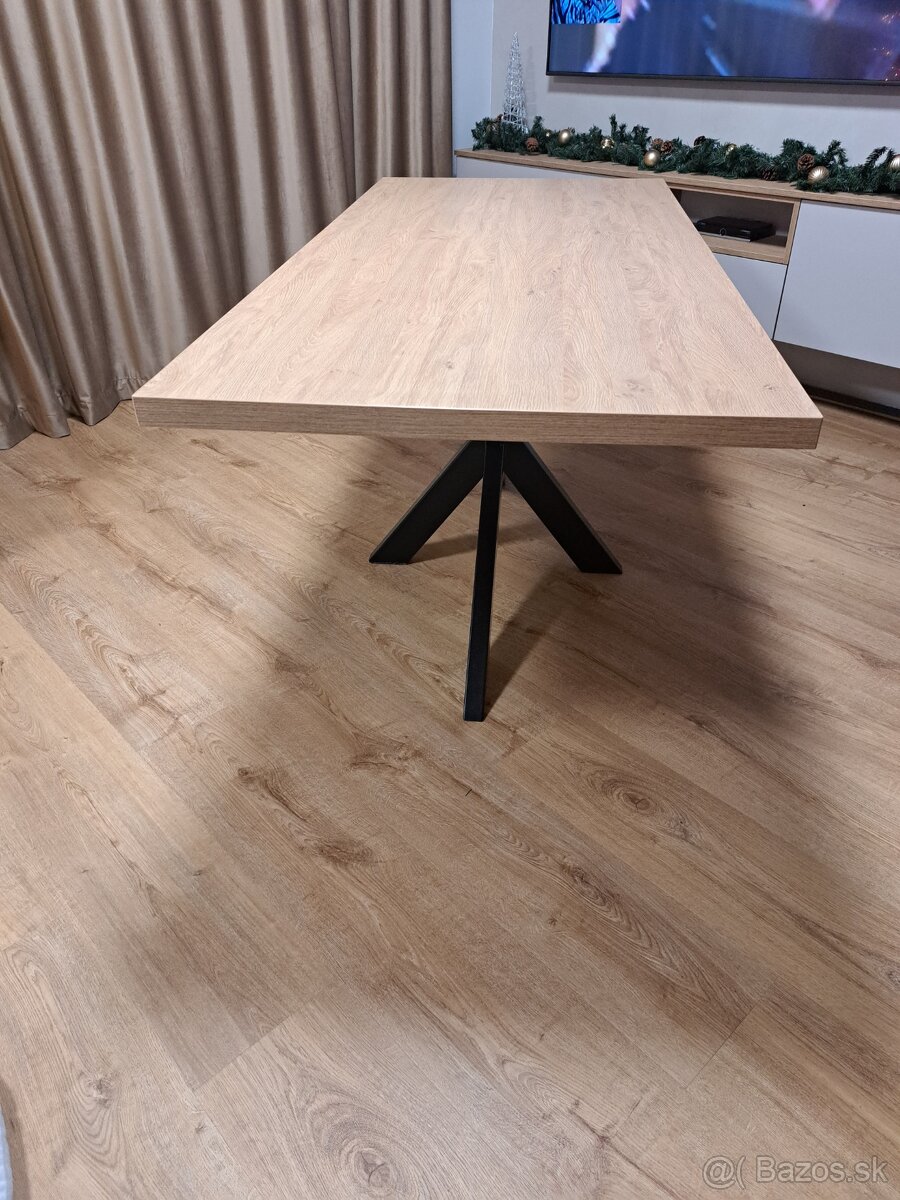 Jedálenský stôl - 3