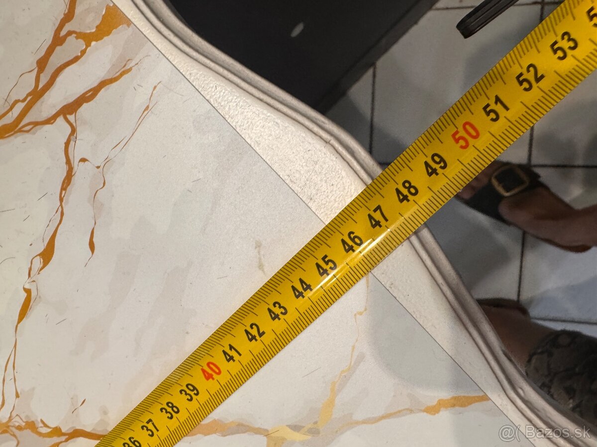 PREDÁM TENTO ŠEDÝ STOLÍK - 3