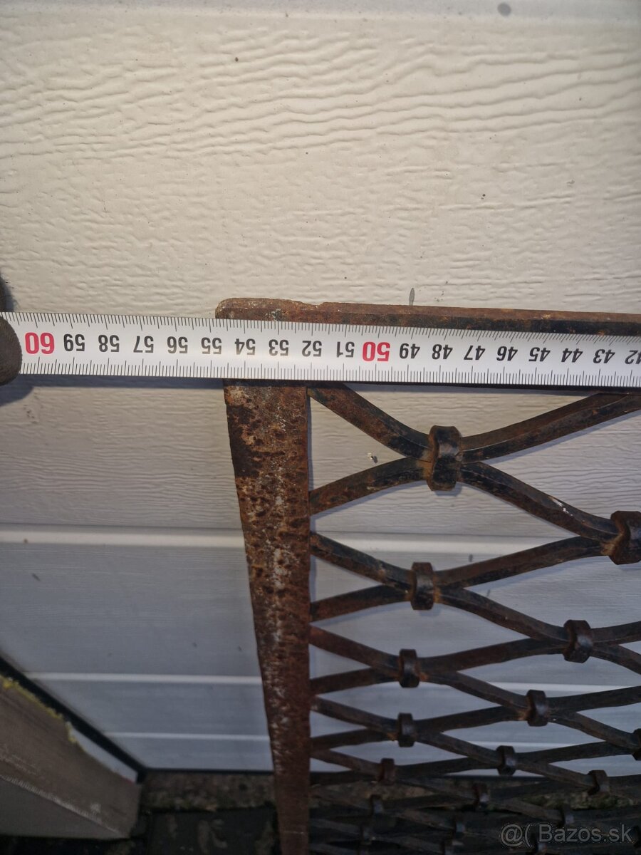 Stará kovaná okenná mreža 8 - 3