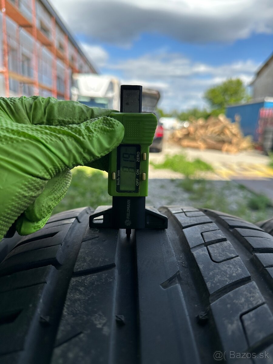 Rozmer:235/55 R17 - 3