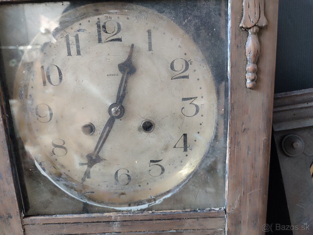Staré nefunkčné hodiny - 3