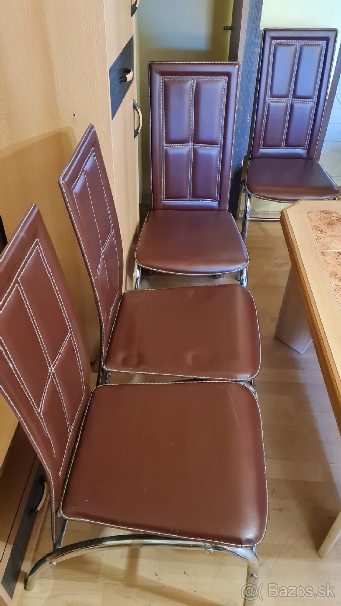 Predám 4 stoličky zachovalé - 3