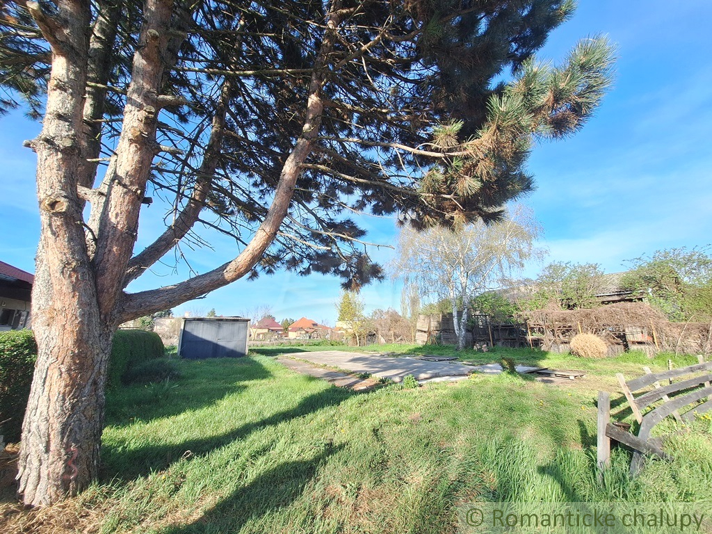 Stavebný pozemok v kľudnej časti podunajskej obce Kravany - 3